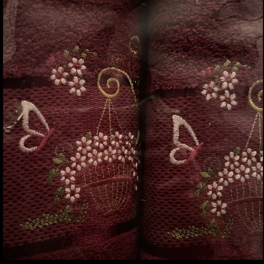 High Quality Golden 3-Pc Towel Set Embroidered Flower 🌺 W/Water Can & Butterfly